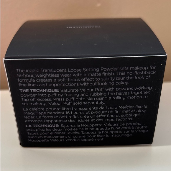Laura Mercier Loose Setting Powder - Picture 3 of 3